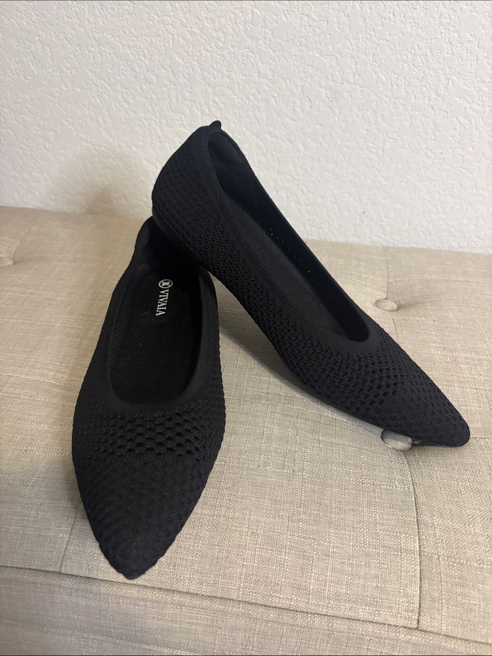 Vivaia 41 Black Knit Pointed Ballet Flats